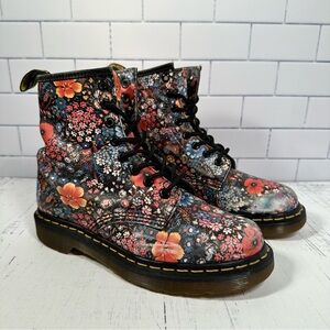 Dr. Martens Black Flower Floral Leather Lace Up Combat Boots Deadstock Size 6
